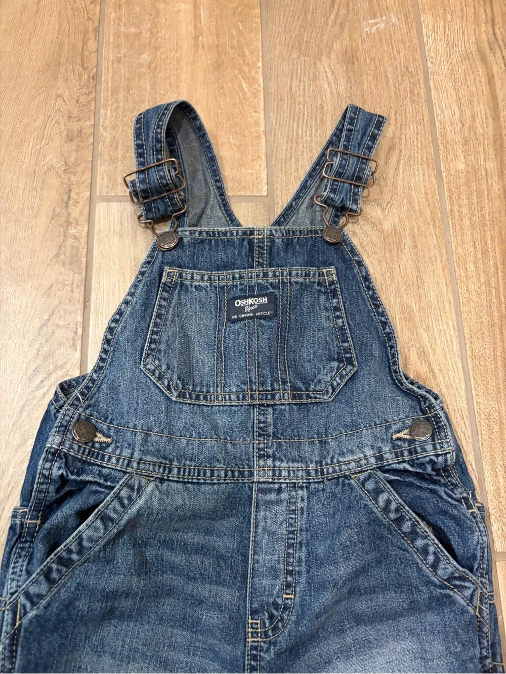 OshKosh B'Gosh kids' overalls featuring adjustable metal-buckle straps size 5T